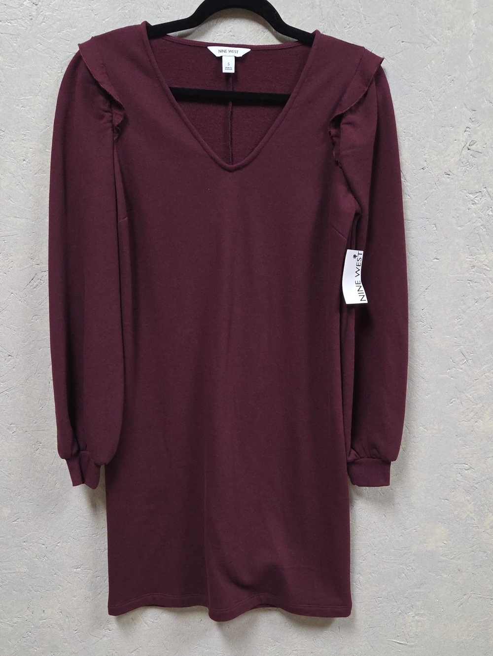 Nine West Women's Long Sleeve V-Neck Shift Dress in Wine